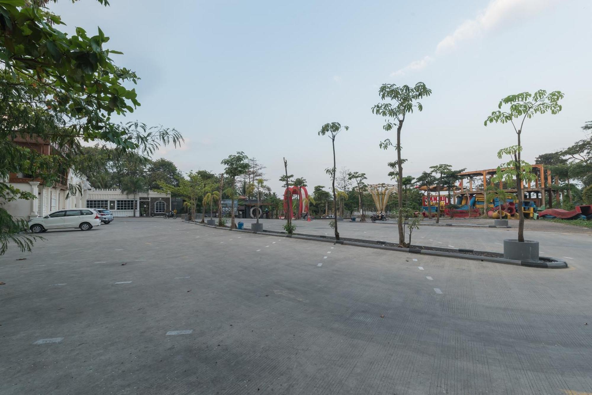 Urbanview Hotel Cianjur City Park By Reddoorz Eksteriør bilde