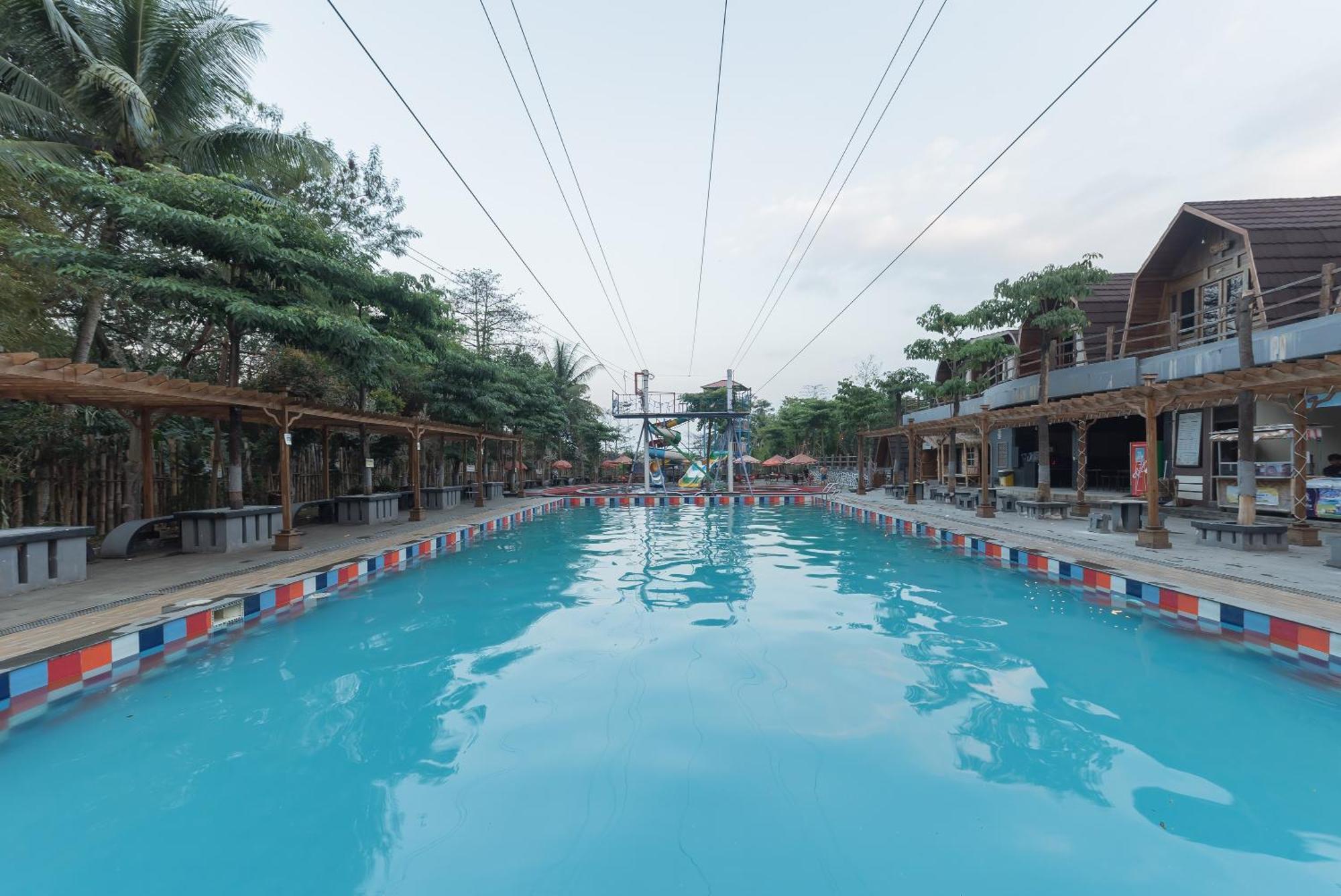 Urbanview Hotel Cianjur City Park By Reddoorz Eksteriør bilde