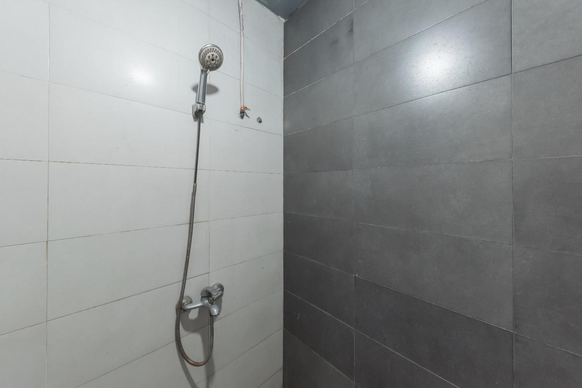 Urbanview Hotel Cianjur City Park By Reddoorz Eksteriør bilde