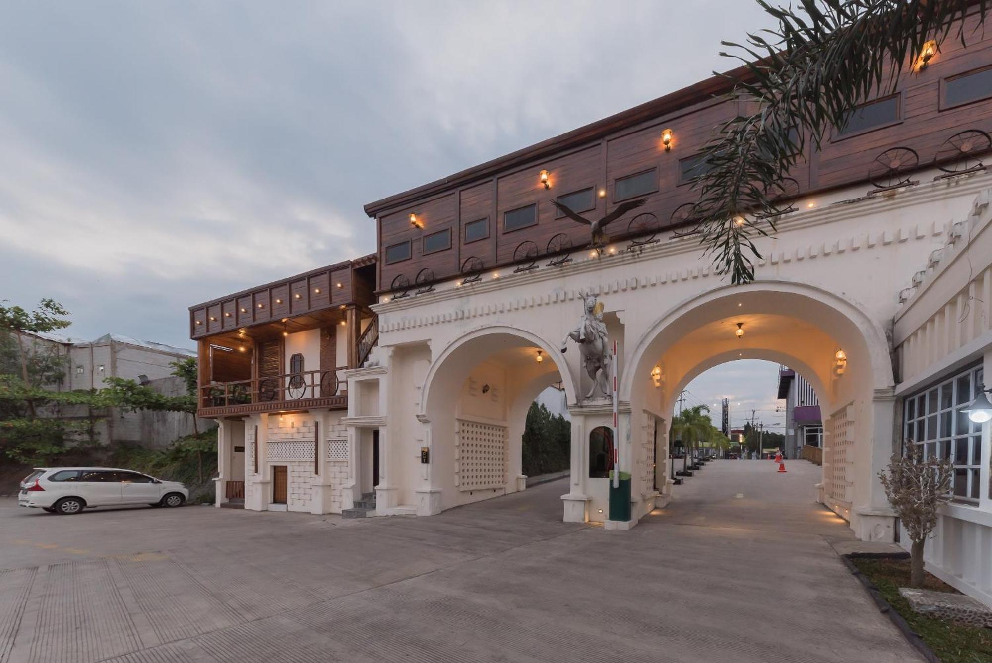 Urbanview Hotel Cianjur City Park By Reddoorz Eksteriør bilde